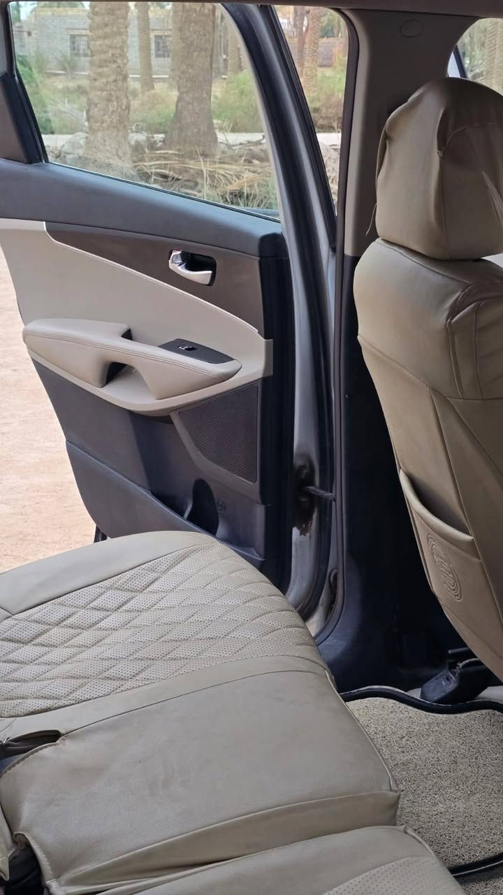 سورنتو خليجي
7راكب 6سلندر
ماشيه 90الف تصليح بارد فقط بالجاملغ الايمن
للاستفسار
وات ساب
***********
