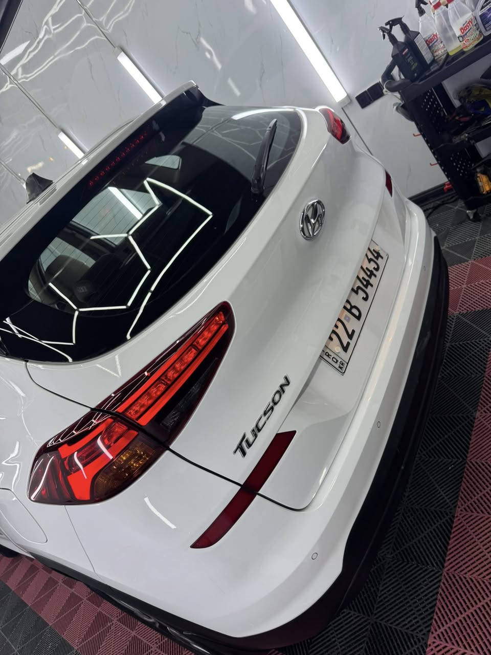 توسان ٢٠١٩  خليجي شركه كاصد مكفوله من صبغ والبارد والتبديل ماعدى رصعتين جديده سياره حتى دعاميات بلاديه حساسات امامي وخلفي وكامره خلفيه ومري شفط وبصمه وسايد بريك بالرجل كشن سائق كهرباء ومرايه داخليه اتو دم مري شفط ومحرك ٢٠٠٠ دوش كير ومحرك وصدر بلادي ممفتوح  تخم تاير  وبالعافيه ع ياخذه مكانه بغداد شارع فلسطين والسياره باسمنه والشراي يتصل ع رقم *********** والسعر ٢٠٣
