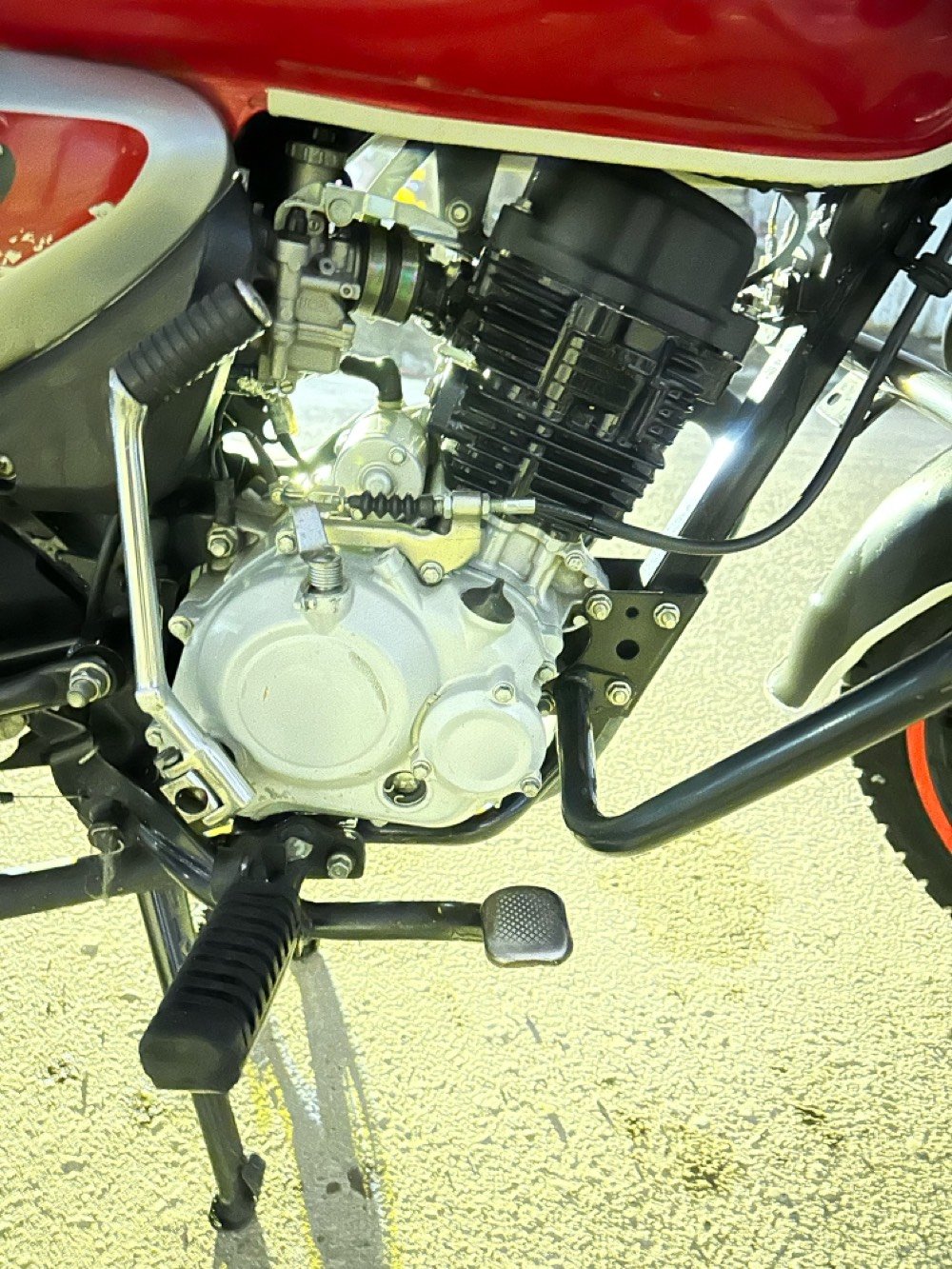 دراجة2023 دراجة نضيفة كلش ومكفولة من كلشي بس الكشن مو مالهة مبدل دراجة اوراق كاملة كبل تروح ترقم اكفلك ترقيم دراجة ابيعة علا حطتهة بيهة غراض صندوك بي سستم مال سماعة كامل سعر بي مجال واني خادم الكم مكان بغداد السيدية