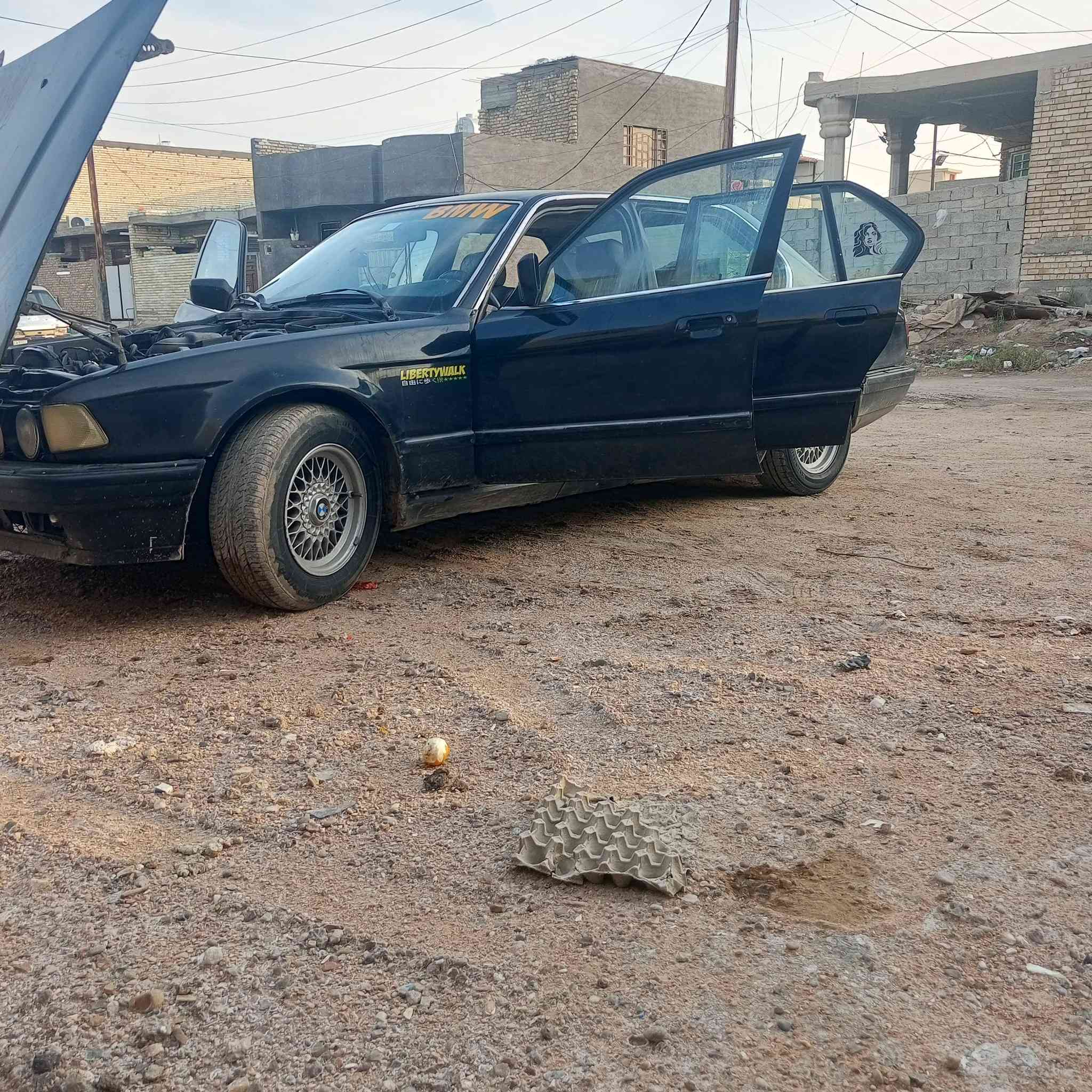 السلام عليكم بيم موديل 1994 سنويه 2030 نضيفه مكاني ابو غريب وكلما هو موضح بل فديو *********** السعر33
