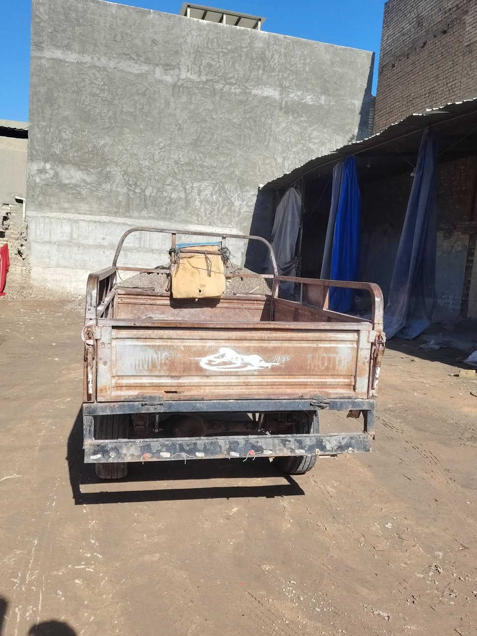 ستوته جمره موديل ١٣ جاهزه شغاله  أوراق اصولي نقص كهربايات فق سعر ٧٥٠ وبيه مجال 
رقم الهاتف ***********
