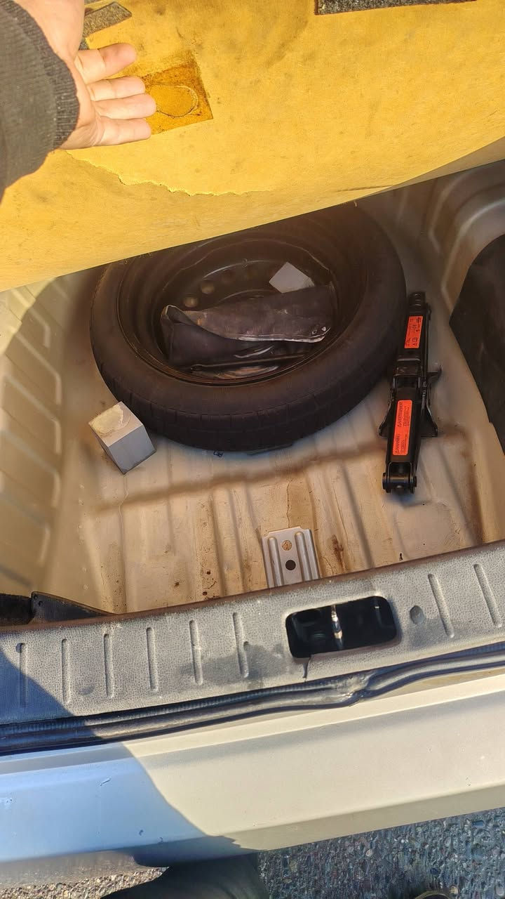 للبيع فيرسا 2017
سياره جديده 
ضرر فقط جاملغ خلفي بدون دواخل
غير الضرر بدون اي صبغ 
طخم تاير جديد 
بجم كبس 
هزه سنويه جديد
كير شرط 
مكينه شرط 
ماشيه 58
للتواصل 
***********
لل
