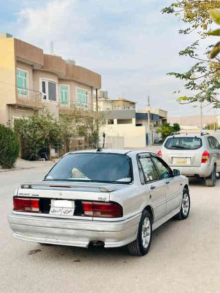 گلاند مۆدێل 1991 مەکینە٦٣بیلاد گێرعادی
گێرو مەکینەو تەحویل و غرامەو براوە بەشەرت
سەیارەکە بۆیاغی نیە دەعم و لێدراو خایسی نیە 
سەنەوی بەسەر چوە بە ناوی خۆمە 
تەقەو رەقەی نیە پێش و دوای تازە توند کراوەتەوە  
٤ تایەی نوێی لە ژێرە کارەبایاتی کامل مەزبوتە 
شوێن کۆیە سعری ٣٧ وەرەقەو مەجالێکی برایانە ژم*********** أربيل
