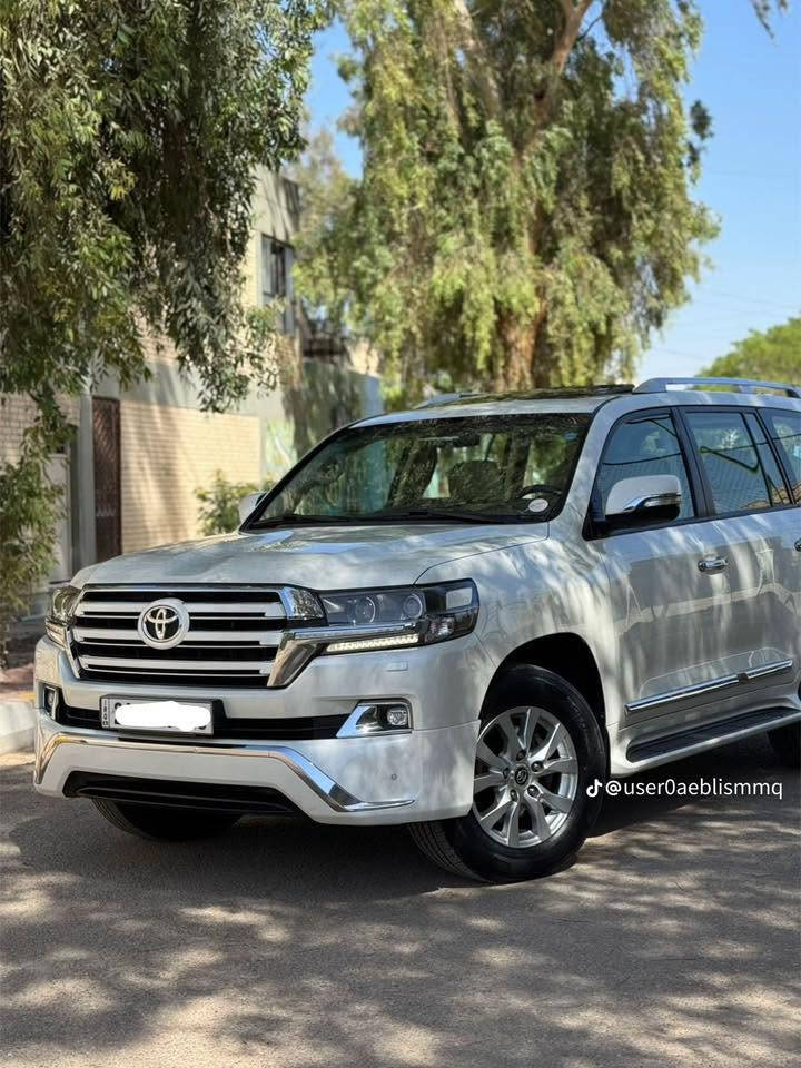 الاندكرورز GXR
السلام عليكم اخوان الاعزاء تحفة جديدة و نظيفة بشرط

👈🏻 السعر / 
476 ورقة سعرها مناسب جدا على نظافتها📦

🔹موديل /  ٢٠١٨ شركة ساز شرط بلاد GXR   بانزين V8🌊

🔹السيارة جديدة جدا شرط بدون صبغ بدون شخوط بدون رصعات 
كير و محرك كفالة ممفتوح حدادية و تايرات جديدة سنوية 🔹هزة كلها جديدة تحويل بشرط . 

مواصفات /  معروفة و ميحتاج تنذكر كلها 📦📦

( فتحة ،  ، كشن السايق و،
ثلاجة ، كشنات جلد ، زنون ، تحكمات ستيرن ، بصمة ،
فور ويل ، شاشات DVD ، ماطور هواء تايرات ،
حساسات امامية خلفية ، شاحن وايرليس، تشغيل عن بعد)
 
للاستفسار / *********** 📱
