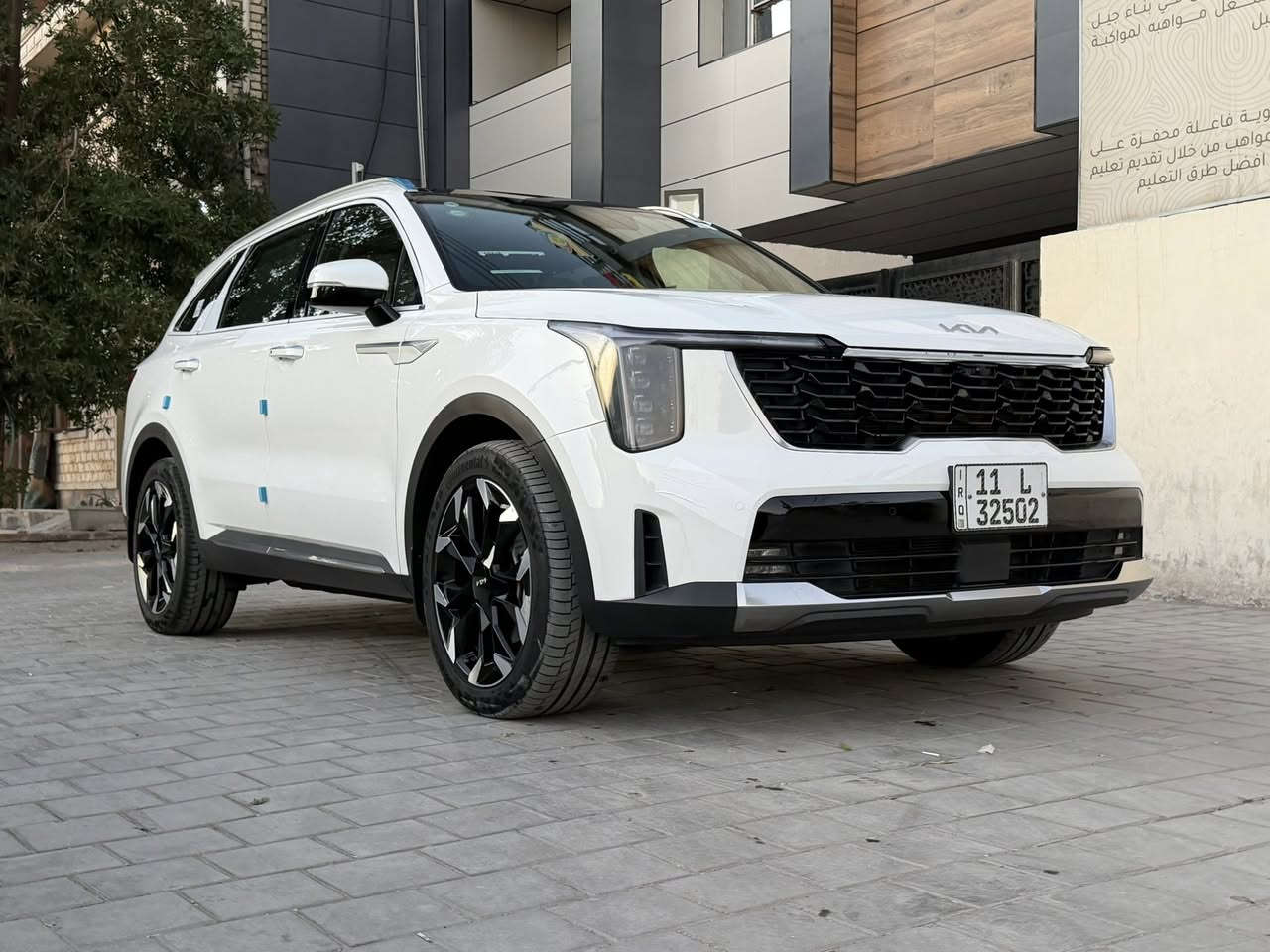 السلام عليكم
كيا سورنتو موديل 2025ضمان الشركة الدولية دبل كامرة 
وارد خليجي ضمان شركةالدولية مكفولة كفالة عامة من الشخط مكفولة 
ماشية 15الف كم فقط 
الموصفات
بنوراما طكتين 
دبل كامرة خلفية 
داتشو 
ويل حجم 20
6سلندر 
كشنات كهرباء
لايت لد
گير ماوس
7 راكب 
3 قطع تبريد
جنطه كهرباء شفط
تشغيل على بعد
بردات خلفيه
شاحن لا سلكي 
تحكمات ستيرن 
شفتات ستيرن 
مود درايڤ
سايد بريك دگمه
حساسات امامي خلفي
كامره خلفيه دواره
مكاني بغداد حي اور ترهم مراوس بيع مستعجل 

‏✅ ‭0775 551 4435‬
‏✅ ‭0775 551 4435‬
