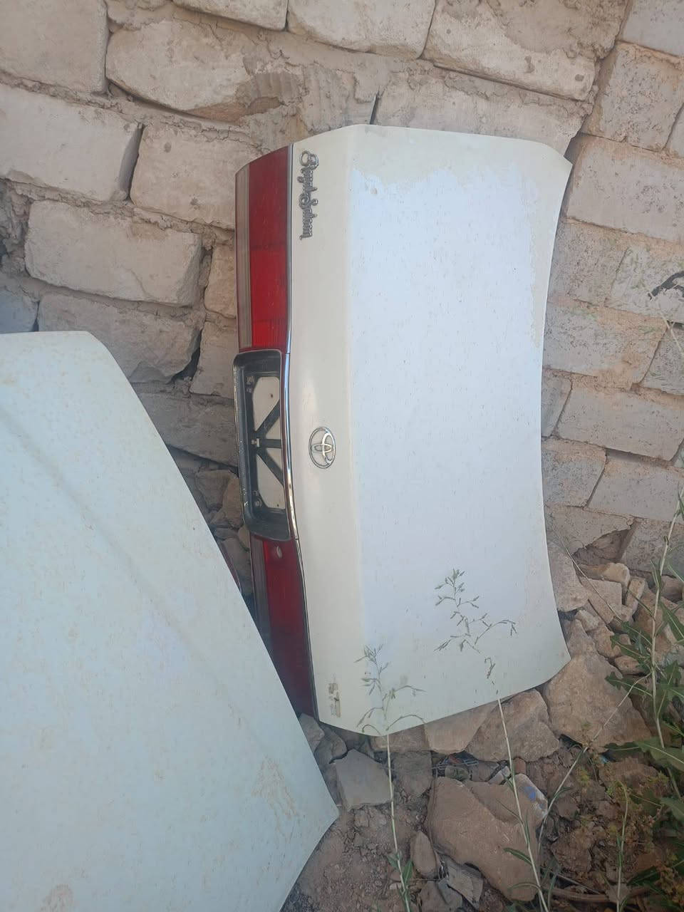 سلام عليكم غراض راس ثور فلات صدفي فره كامله هيه وبطاين وتنته جنطه وبيبان مقفلات كيجات بك لايتات سفايف كامله السعر 400 الاتصال ***********
