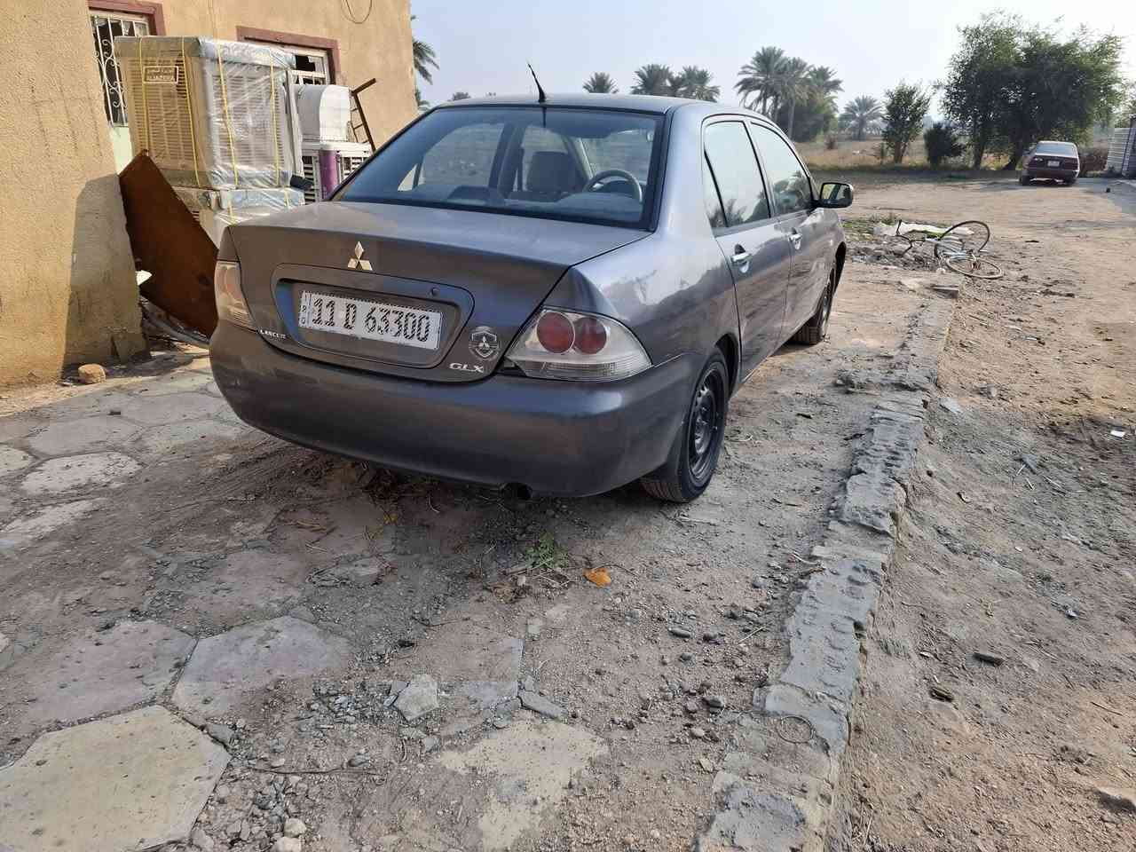 السلام عليكم لانسر موديل 11بغداد بسمي محرك ٢٠٠٠ محرك وكير وتخم تاير وتبريد وتدفئه وحداديه وسنويه كلهن جدد بيه صبغ جاملغ خلفي وتبديل باب خلفي نفس اللون السياره ماعايزه ربع مكاني حله 
***********
السعر ٧٨
