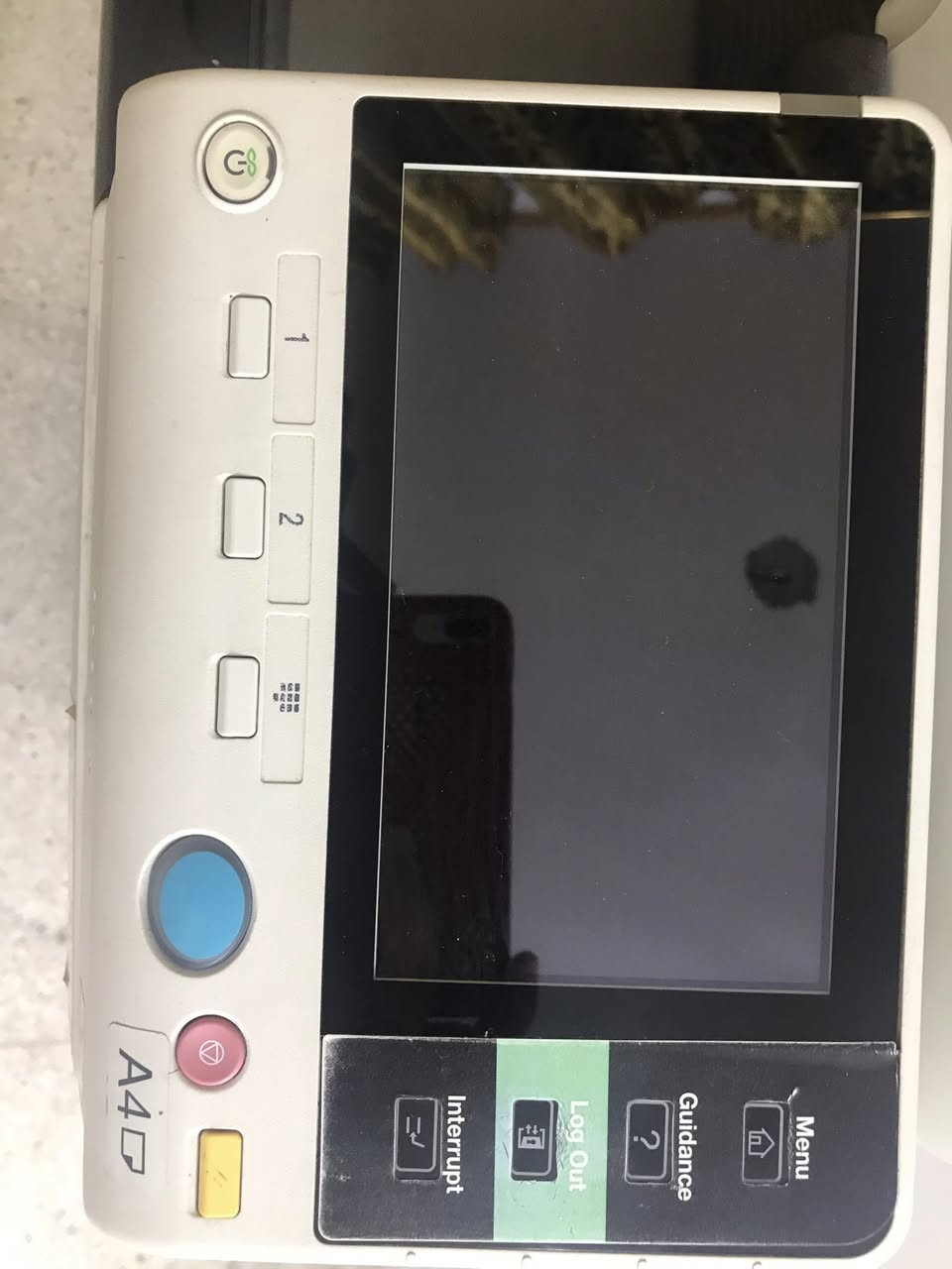 كونيكا مينولتا بزهاب 3350 طابعة ليزريةوجهاز استنساخ ملون 33 نسخة بالدقيقة وجهين ملون دوبلكس فلاش ويطبع من الموبايل شاشة ملونة لمس A4 تحتوي على عربة ومكان للخزن استعمال  جدا قليل  نظافتهه ٩٩٪؜
السعر400 
وبيهه مجال
للتواصل ***********
