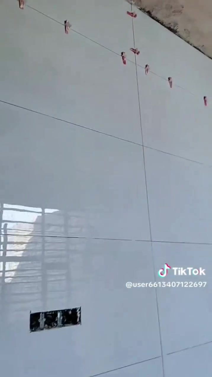 عمل الطالبة البورسلين والديكورات وشغل هندسي وتصفير وشغل الأرضية عمل محترف بعلة تقنية بالليزر لواح البورسلين 120* 60 وبعة جودة من المادة رويل 1054 على يد حسن الشبلي رقم الهاتف ***********
