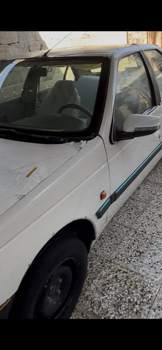 سلام عليكم بيجو 405 سياره حله من صوره بيه بس جاملغ معمر وما بين المامي وما بيه لا ضربه ولا صبغ رقم جديد نكليزي سياره ما عليه غرمات هزه جديده صال شهرين سنويه جديده بيه منضومت غاز مكينه جديده تتفه شغاله تبريد الكمريصر بيه عطل حداديه حلوه كير وعينه وصينيه وكلج جدد موديل 2009 سعر 40 ورقه وبيه مجال ***********
