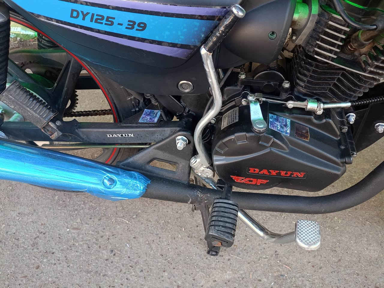 دايون مديل 2022 مكينه 200 كتابه حمره اوراق اصوليه بسمي طلعتها من معرض ثامر خلخال يعني وصل معرض ثامر بسمي دراجه امانت الله بجيس كلها بلاديه على وضع شركه محد لاعب بيها كلها شغاله سعر مليون 50 الف عنوان كربلاء ***********
