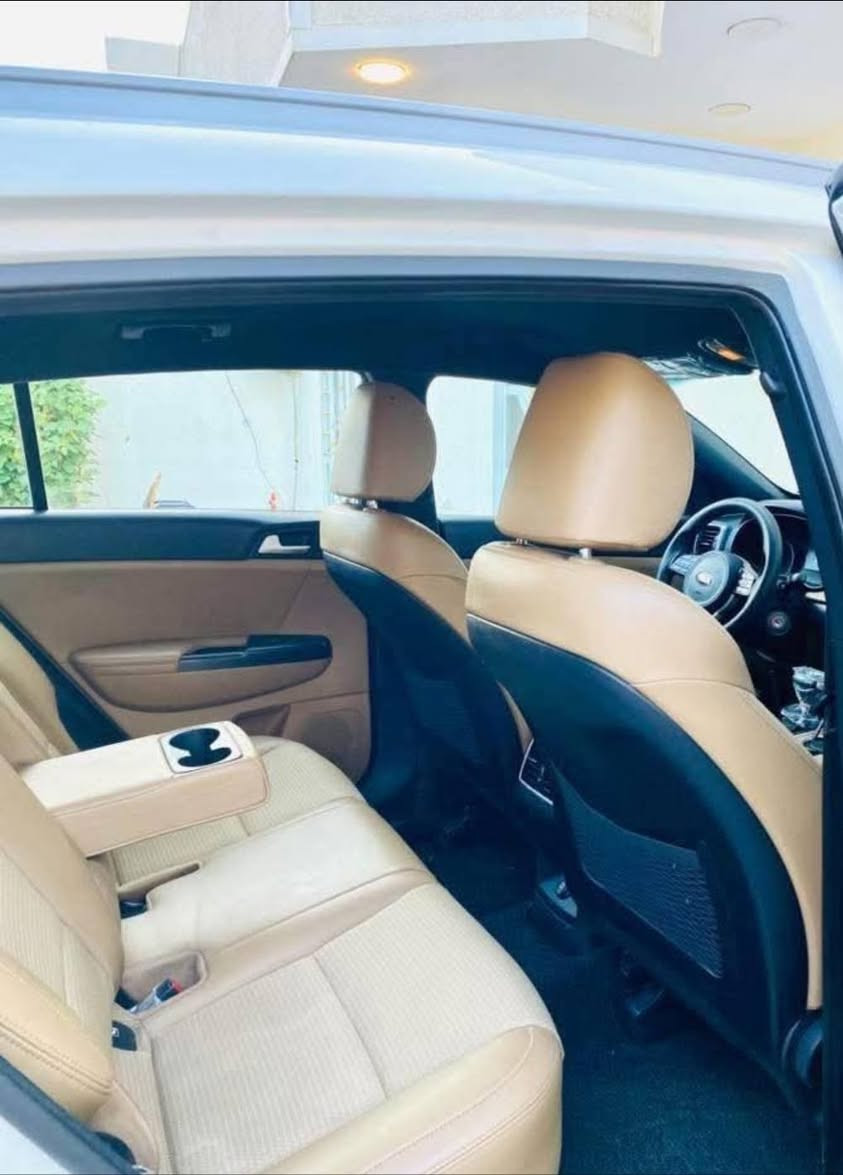 السلام عليكم للبيع سبورتج ٢١ مكفوله ماشيه ٦٧ الف استلام شركه الدوليه ضمان الشركه شغال مواصفات معروفه شاشة وحساس ومري شفط غير متواجد عالفيس والسعر ٢١٠ ورقه للاستفسار *********** موجود واتساب مكاني بغداد الشعب والله يرزق الجميع
