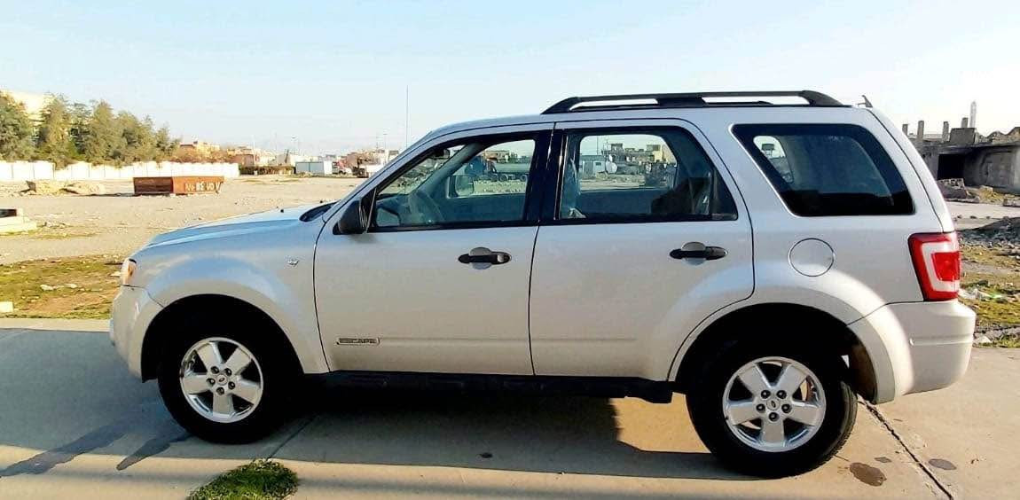 فۆرد ئیسکەیپ ٢٠٠٨ تاک ئەکسل 
2008بەس بۆنیت بۆیاخە ٦ پستۆن تاک ئەکسل کارەبایاتی
 هەموی بەشەرت گێڕو مەکینە بێعەیبە تەبریدو گەرمی بەشەرت تەحویل گەرامە بەشەرت
٩٠$کەمێک معامەلە...
***********
*********** السليمانية, العراق
