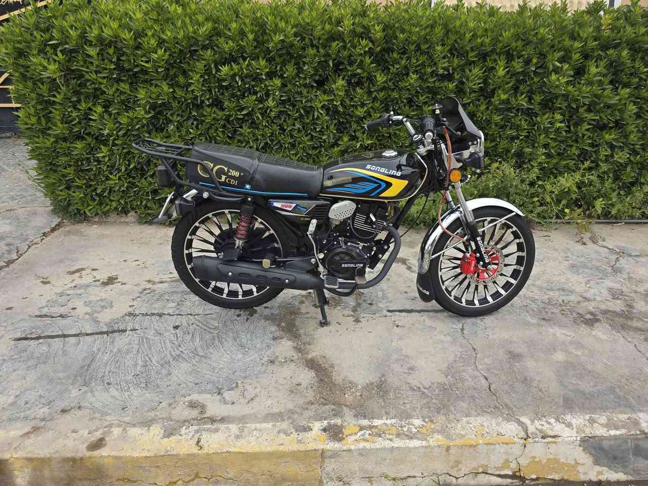 دراجه سيفان 2026محرك 200اسواد ضاغطه او زنجيل درجه زيره بعده ماشيه 3الف امبدل تبديلت دهن وحده ما بيه ابره نقص كله كامله السعر 850او بيه مجال العنوان ديالى بعقوبه التحرير الشراي يتصل ***********
