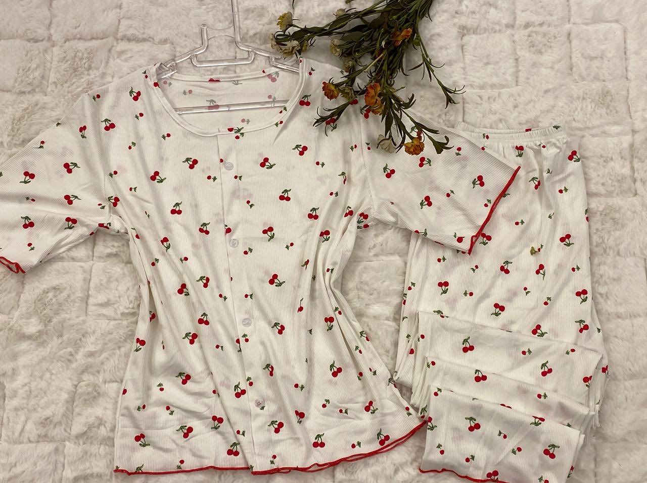 تراكات صيفي خامه فانيله تموت قياس فري سايز لحد وزن ٨٠ 
الاسعار ١٢ فقط 🔥🔥❤️‍🔥🤭


**إذا كنت صاحب هذا الإعلان وتريد حذفه لأي سبب، رجاءا أرسل رسالة إلى الدعم الفني**