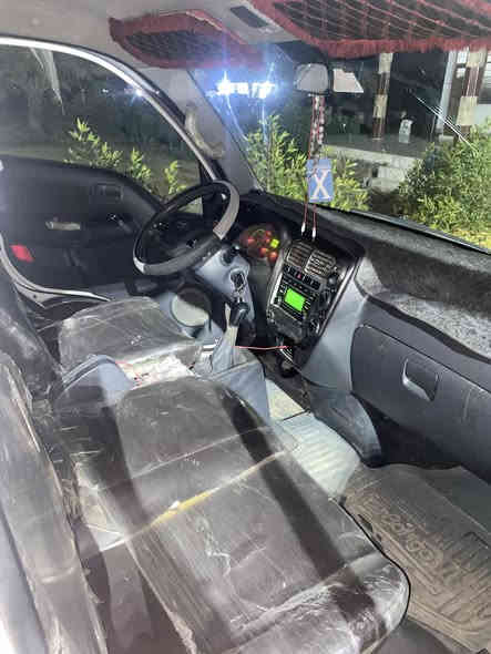 للبيع كيا حمل  2700 موديل 2015 مكفوله من كلشي ماعده باب البدي بي صبغ كير محرك شاصي مكفول رقم ديالى النكليزي الجديد سنويه ل 2030شراي اتصل ***********
