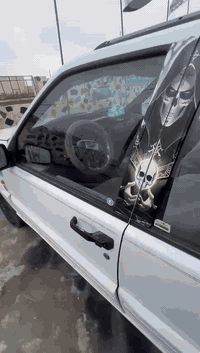 للبيع جيب شيروكي
موديل 1994
محرك بطه 
رقم سليمانية 
سعر خاص 
رقم هاتف ***********
