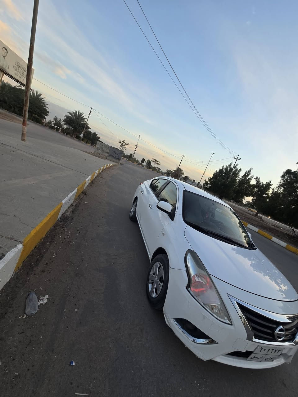 السلام عليكم
صني ٢٠ اربيل 
مكفوله من صبغ وتبديل والبارد بيها طخه مبينه بصوره كد شبر ع وضعها 
كير مكينه تبريد تدفئه كله وضع شركه حداديه تمام 
مكان السياره بابل 
***********
