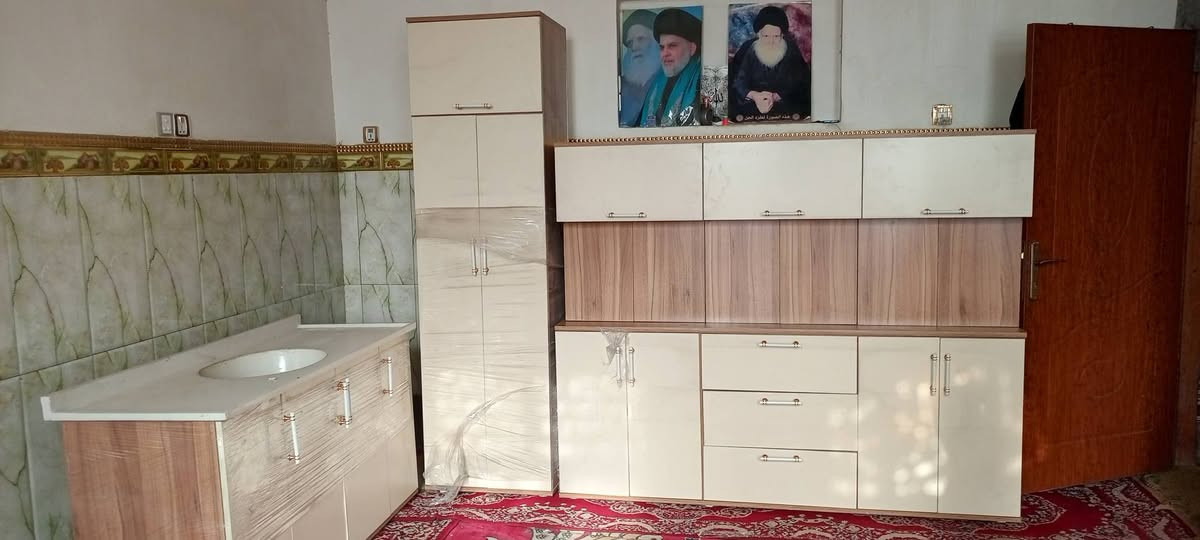 من رخصت مدير الكروب المحترم
السلام عليكم ورحمة الله وبركاته 
كاونتر للبيع جديد غير مستخدم خشب ام دي اف اربع قطع طول مترين سعر 550 الف 
العنوان بغداد البلديات 
موبايل ***********
