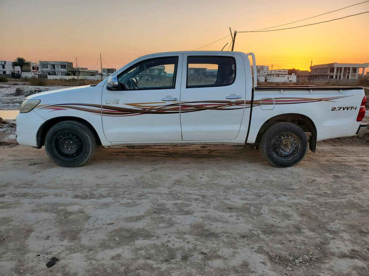 بيك اب تويوتا هايلوكس(فلاونزه) موديل 2015  ادوات بدون رقم كير عادي مكفوله من  عشاير والسرقه ومكفوله من الكص بيه تكحيل بعض المناطق والجاملغ الايسر جاهزه ترايك لأربيل ب ١١٥ ورقه وبيها مجال بسيط للمزيد من التفاصيل التواصل واتساب عبر الرقم الاتي *********** فقط واتساب
