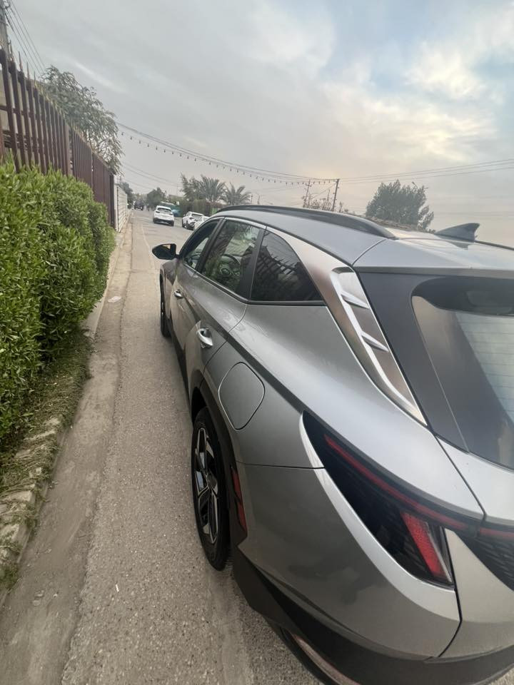 سلام عليكم  توسان 2022 هايبرد وارد امريكي ضربة خفيفه محرك 1600 تيربو سيارة نضيفة صور السونار مرفقالسعر 178 ورقه مكاني بغداد البلديات ***********
