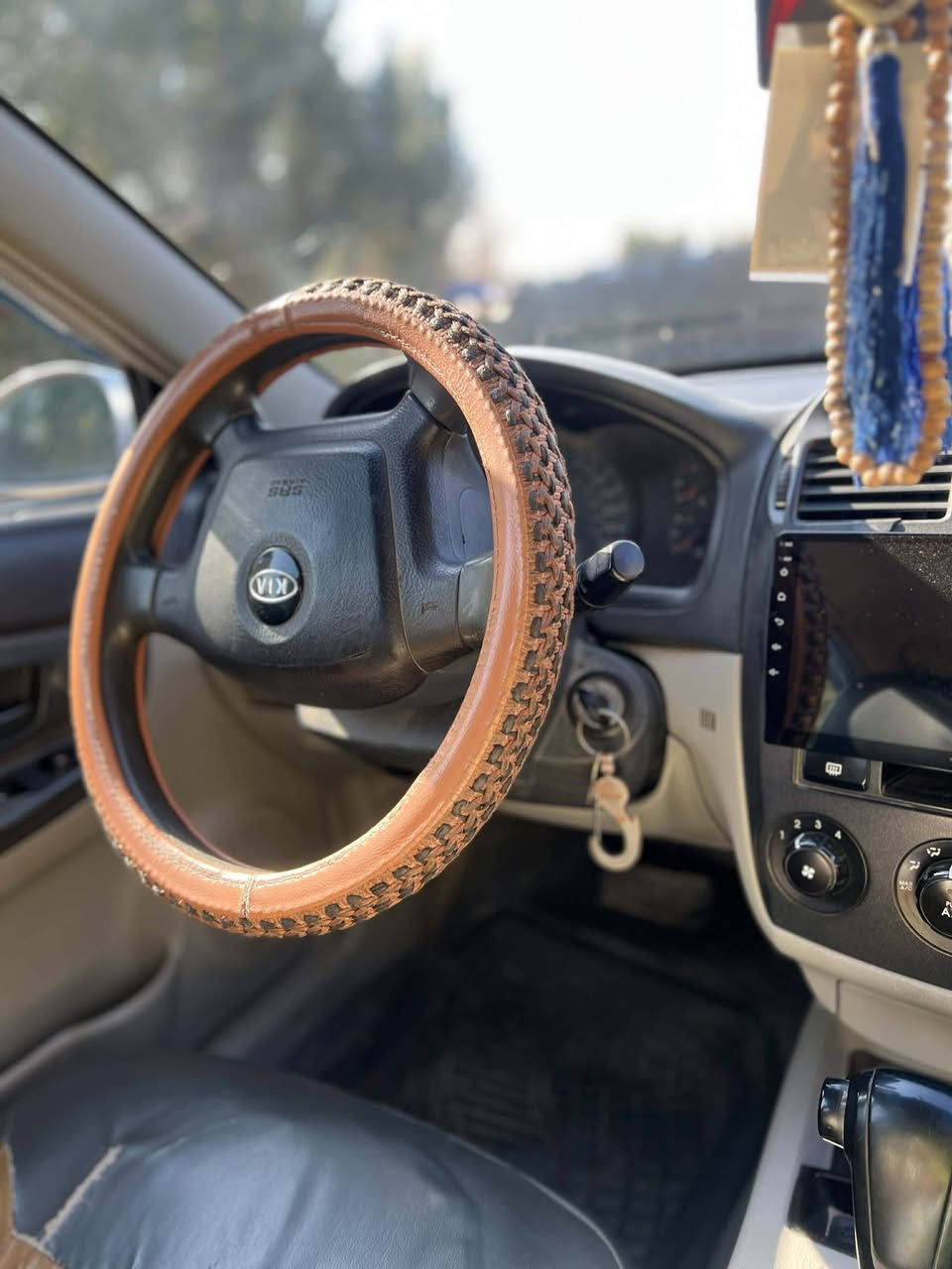 سلام عليكم سياره سبكتره لبيع سياره خير من لله مال جناي سياره كير جديد باتري جديد تايرات جديده صبغ حزام سعر 80 وبيها مجال موديل 2006 
***********
