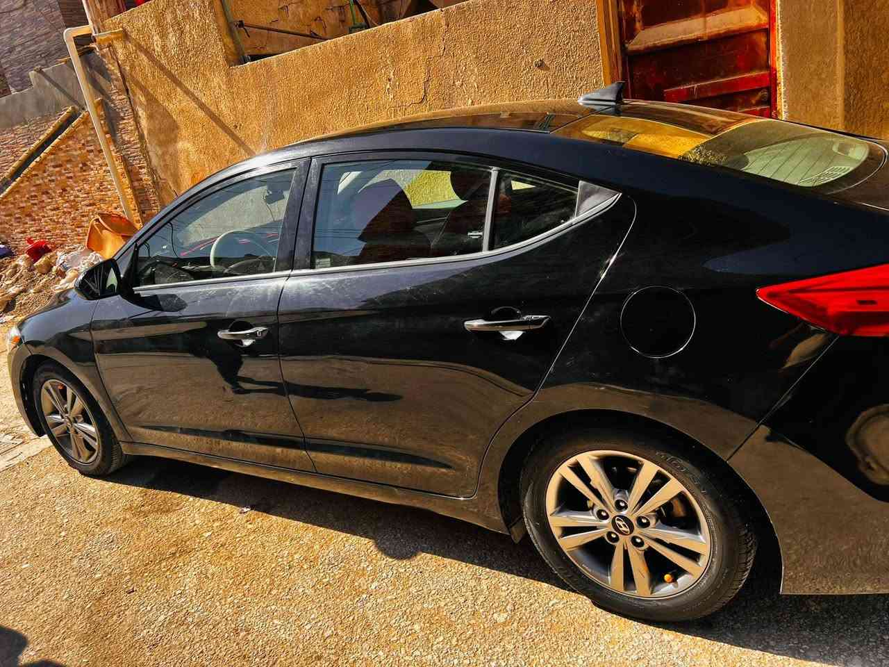 النترا مديل 18 فول موصفات مكينه كير مكفولات من الفتح ماشيه ٧٥ بيه مكانين بارد وشخط وحادثه مال امريكا موجود  كشنات تدفئه فتحه رادار بصمه ثلاث انضمه قياده لايت زنون مكاني نجف ورقمه نجف حره مداور ثاني يوم
***********

س ع 117وبيه مجال
