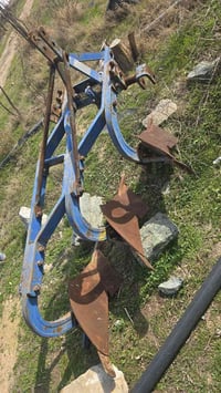 فدان ثلاث ريش • الاسحاقي • قرية السلام