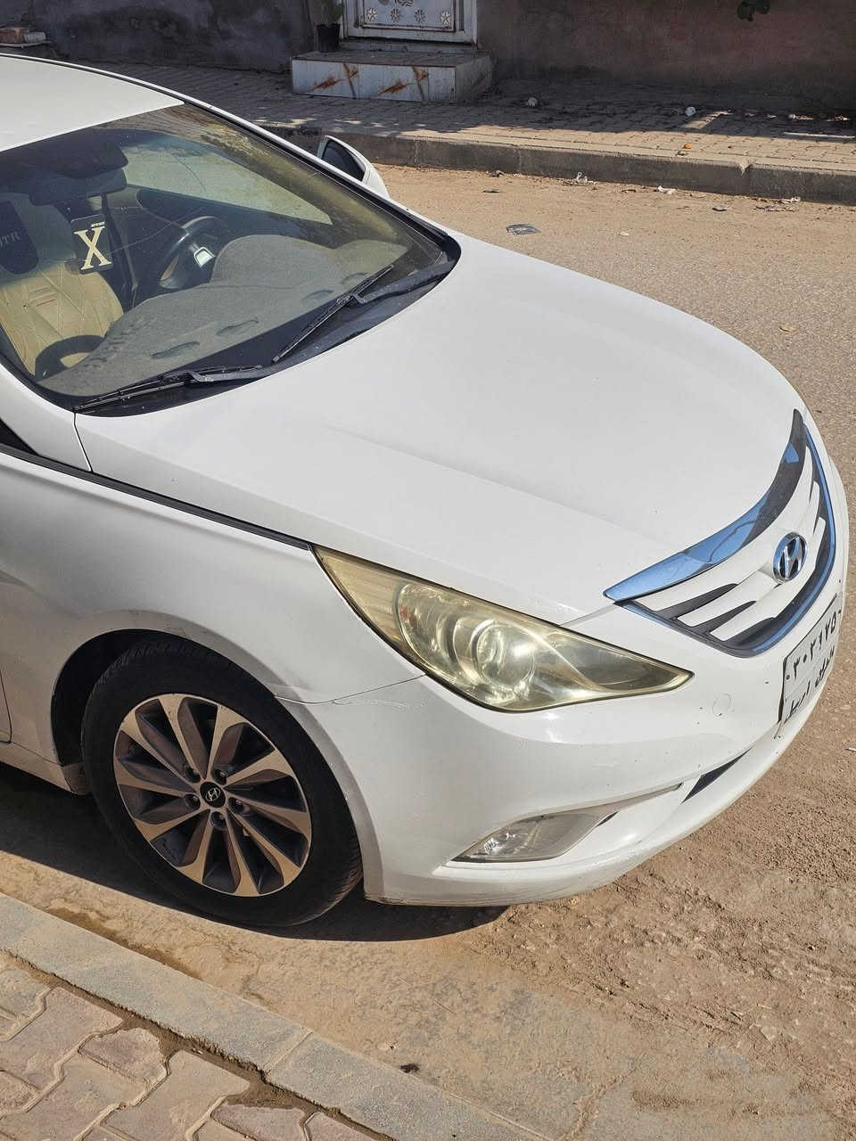 السلام عليكم 
سوناتا 2013 خليجي 
مكفولة من الصبغ والتبديل بيه شكم شخط بسيطات 
محرك 2400 دوش /مفتوح 
مكان السيارة الديوانية/قضاء الشامية 
السعر 125
***********
