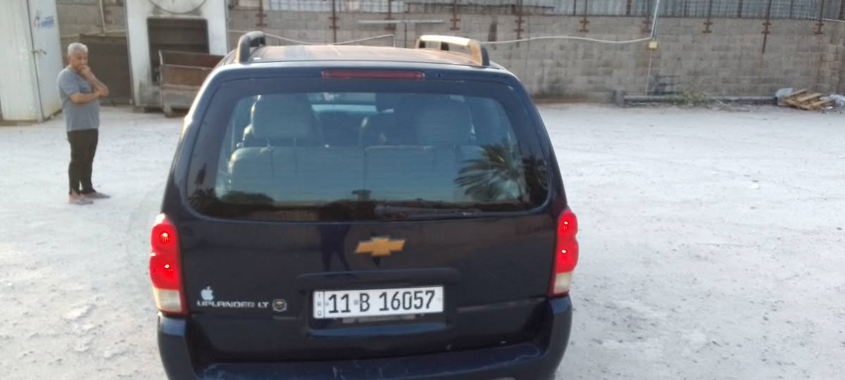 شوفر ليت بلاندر موديل 2007 محرك كير جديد تبريد شغال 3 قطع كهربائيات كل شغاله السعر 70 وبيها مجال للشراي 
رقم الهاتف ***********
