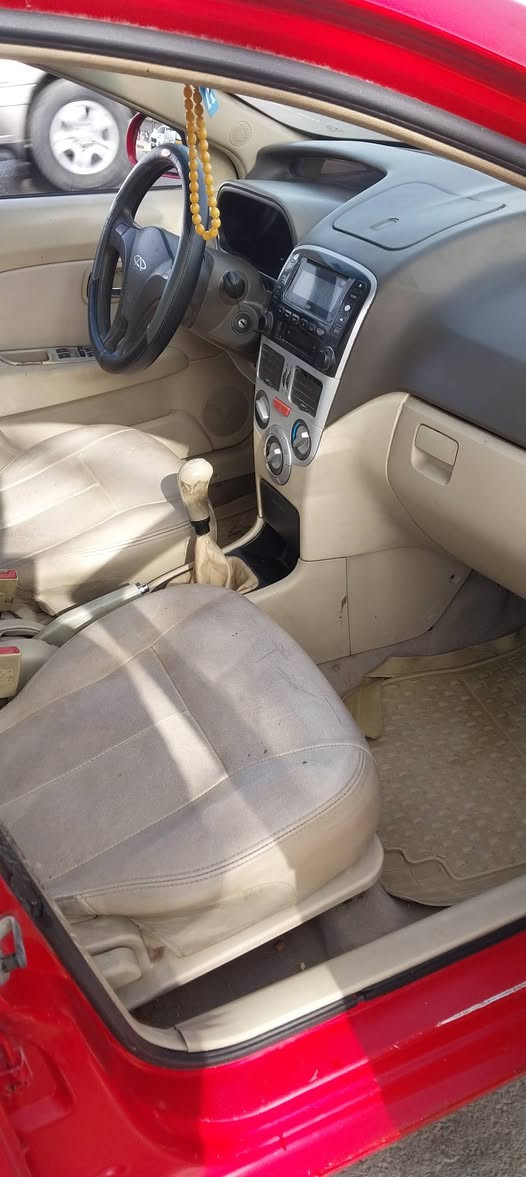 للبيع شيري فلاوين موديل ١٢ سيارة بدون صبغ ولا ضربه السعر ٣٢ ورقه  كير اومكينه جديد تبريد شغل سيارة خير من الله ***********
