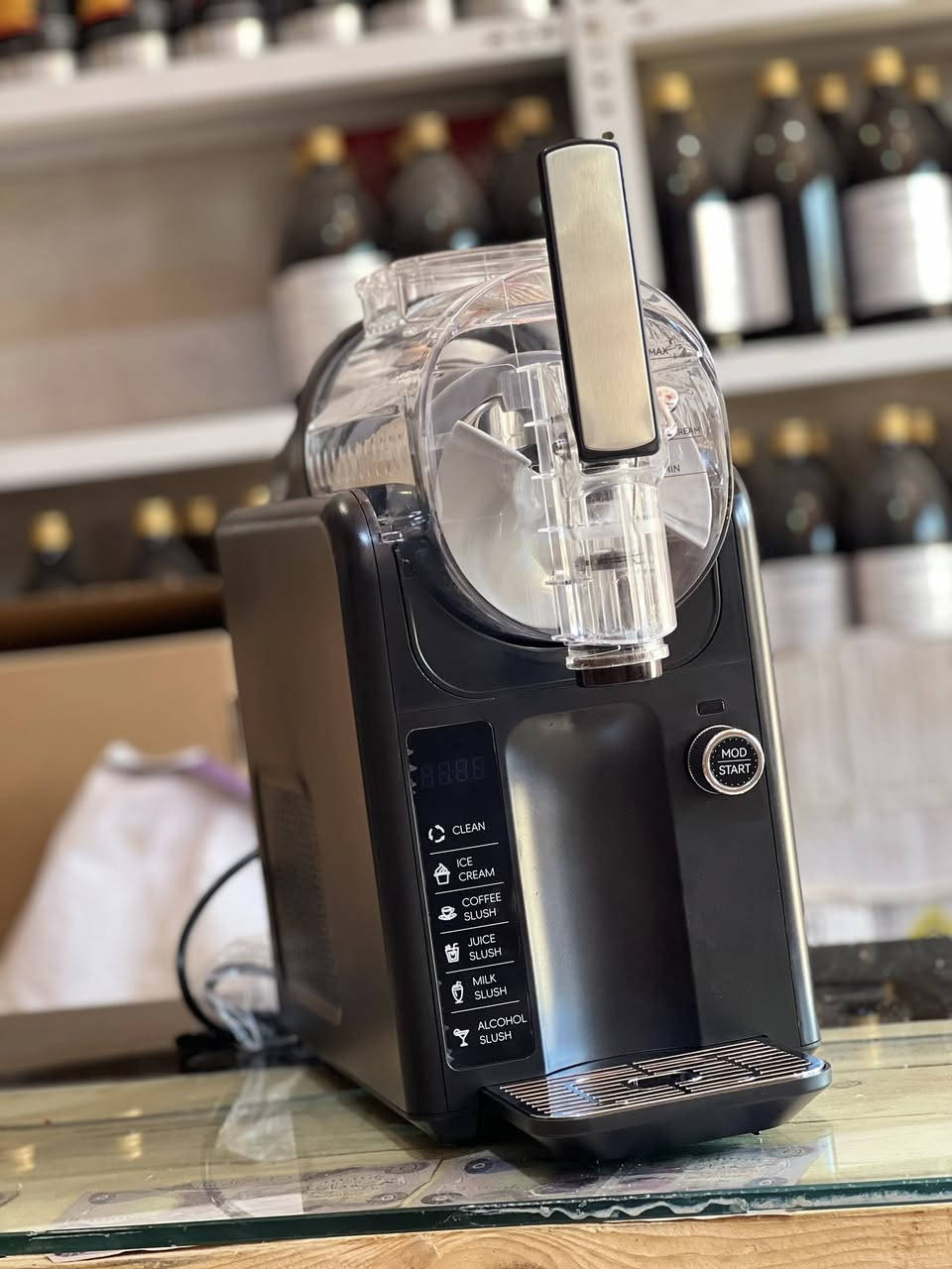 ✨
حوّل أي مشروب إلى سلاش خلال دقائق 😍

🍹 سلاش عصائر
☕ سلاش قهوة
🥛 سلاش حليب
🍦 آيس كريم

✅ تبريد قوي وسريع
✅ شكل فخم يجذب الزبائن
✅ سهل التشغيل والتنظيف
✅ مناسب للكافيهات والمحال وحتى الاستخدام المنزلي

📦 متوفر بيع مفرد وجملة  
🚚 يوجد توصيل إلى جميع محافظات العراق  

📍 الموقع: البصرة- قضاء المدينه 

📞 للاستفسار والطلب: ***********
