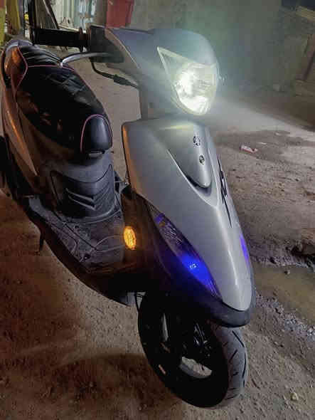 السلام عليكم دراجة ماكس عدله للبيع 
دراجه توها طالعه من الحاويه جديده ونضيفه كلش و(مامفتوحه) 
تشتغل نكره سلف
كهربائيات كلها شغاله اشاير رباعي
معدل خير من الله
سرعة 120 شلعه تاكل الكاع
كيج السرعه وكيج البانزين شغال
لايت زنون اصلي يشتغل عالي وناصي
تايرات جلاتين من هذني البلاد اصليات
مكينه خرسه ناعمه كلش
دوشمه كشن جلد 
كفرات كلها ختم واحد ويه المكينه
دراجه مكفوله كفاله عامه (السعر خاص)
مكاني البصرة قضاء المدينة منطقه الرحمانية متواجد على الواتساب والمازنجر رقم الهاتف ***********
