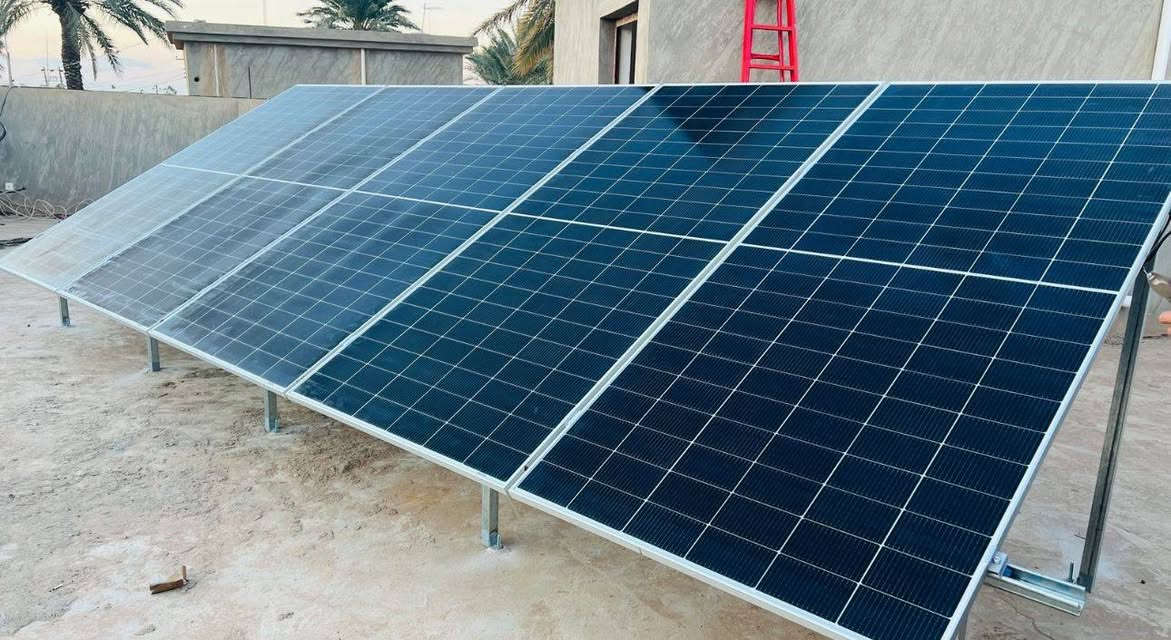وداعاً للمولدات الكهربائية… ومرحباً بسيادة الطاقة الشمسية ☀️

نتقدم بالتهنئة إلى الأستاذ زهير شكر علاوي
(الخالص – محافظة ديالى)
بمناسبة انتقاله إلى مرحلة الاستقلال الطاقي عبر منظومة قوة الشمس المتطورة، المصممة وفق أعلى المعايير الفنية.

مواصفات المنظومة المنصّبة:
 • 12 أمبير طاقة مستمرة وموثوقة
 • بطاريات ليثيوم (الجيل الأحدث) بضمان 5 سنوات
 • أنفيرتر Growatt بضمان سنتين
 • ألواح شمسية Longi عدد (5) بضمان 15 سنة
✔️ تقليل التكاليف التشغيلية
✔️ استقرار في التيار الكهربائي
✔️ طاقة نظيفة وصديقة للبيئة

امتلك محطتك الخاصة اليوم:
 • خصم خاص للدفع النقدي
 • نظام أقساط مرن وبدون تعقيد

قوة الشمس 🌞
خبرة تقنية… حلول ذكية… وسيادة في الاختيار.

📞 للاستفسار أو تصميم منظومة تناسب احتياجاتك، تواصل معنا الآن

الاعلامية دعاء الجنابي
‏‭٠٧٧٦ ٦٠٦ ٦٦٠١‬ ‭
‏‭٠٧٨٦ ٦٠٦ ٦٦٠١‬
———————————
الوكيل
استاذ بهاء الحساني 
‏‭ ‭٠٧٨٢ ٤٩٦ ١٨٠٣‬
————————————
افرع قوة الشمس (الحجاج_ البوعجيل _العلم _الضلوعية_يثرب_الفلوجة)
