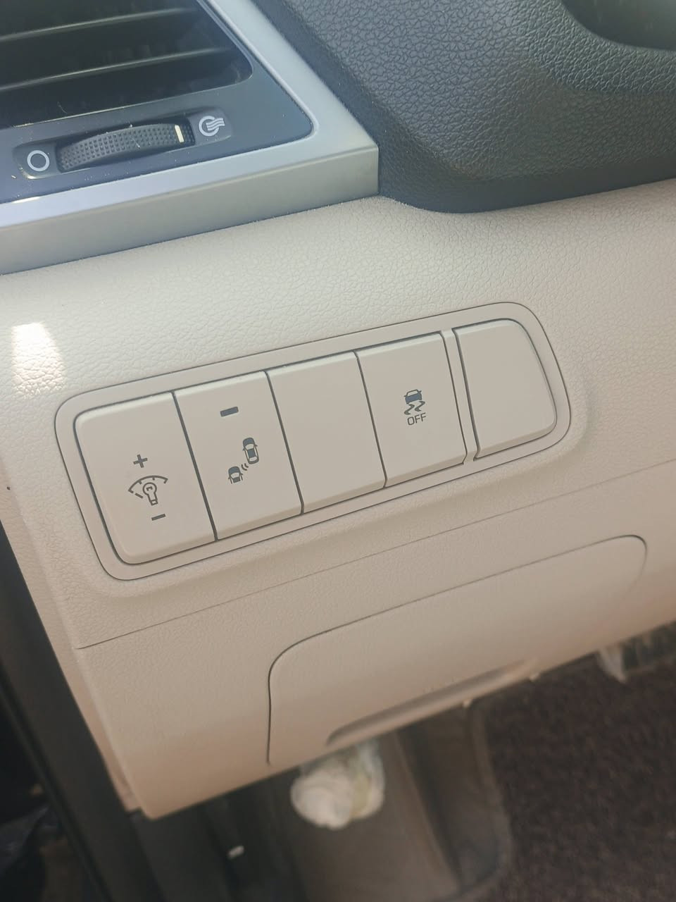 توسان 2018 ، جاملغ امامي فقط
كير حدادية صدر تخم تاير كله كفالة وجديد وضع الشركه

تبريد قطعتين 
سياره فول مواصفات 
بصمه السياره كل على وضع الشركه 
ماشيه أقل 50
رقم بغداد انكليزي باسمي

كل على وضع الشركه 

***********
اتصال او وتساب 
السعر 155 بيه مجال
