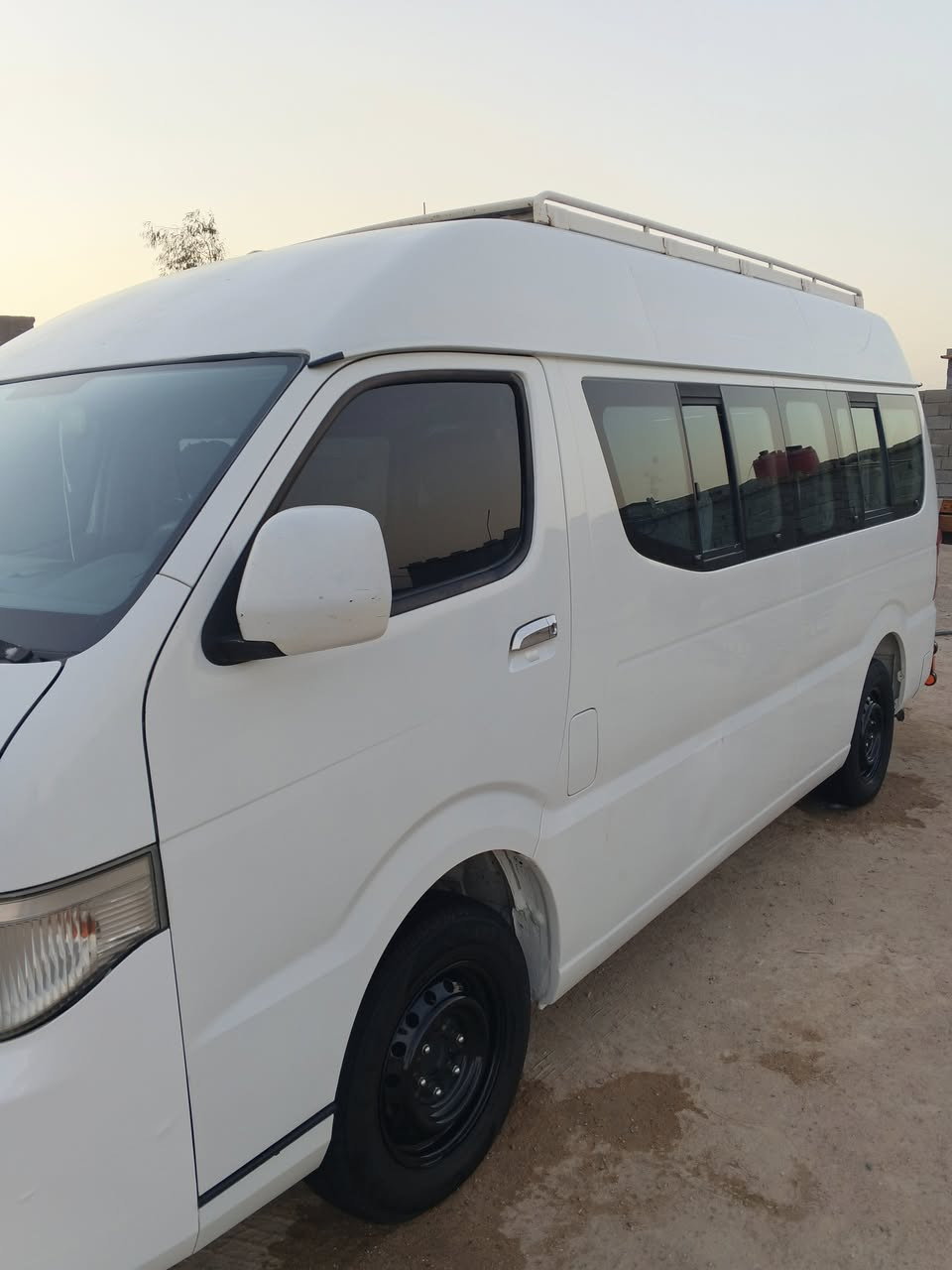 السلام عليكم شيري للبيع موديل 13 رقم بغداد
سنويه 27 مصفره ضريبه هيئه غرامات 
ماكينه فيفتي 3000 تخم تاير 
تبريد شغال سياره كفاله 
عنوان بصره الزبير 
سعر 125 
***********
