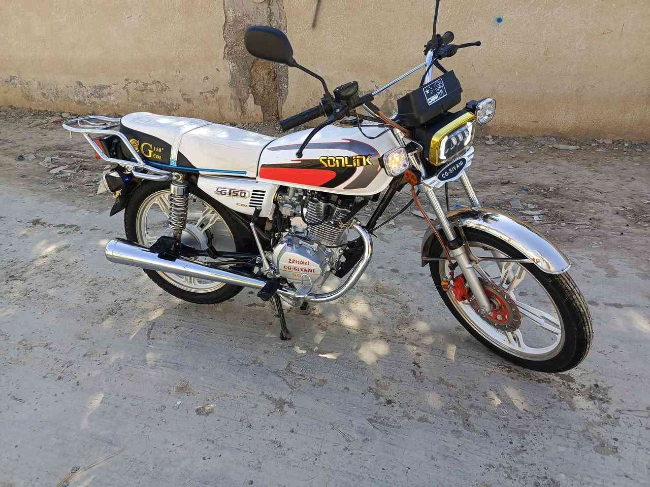 للبيع سيفان رمبه بل كارتون صار شهر نازله موديل 2026 بصمه تشغيل عن بعد اوراق كامله لسعر 750مكاني بغداد ***********
