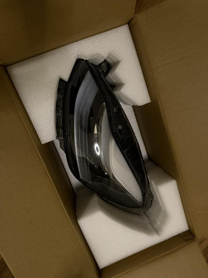 للبيع 

عقل ايرباك حرف E مسجل حادث

لايت اصلي موديل 3/Y عدسة ماتركس مشيول من سيارة بي فطر من الاسفل بلكڤر الاسود و الماطور يحتاج تصليح شغال 100% مع العقل مال لايت

للاستفسار 

***********
