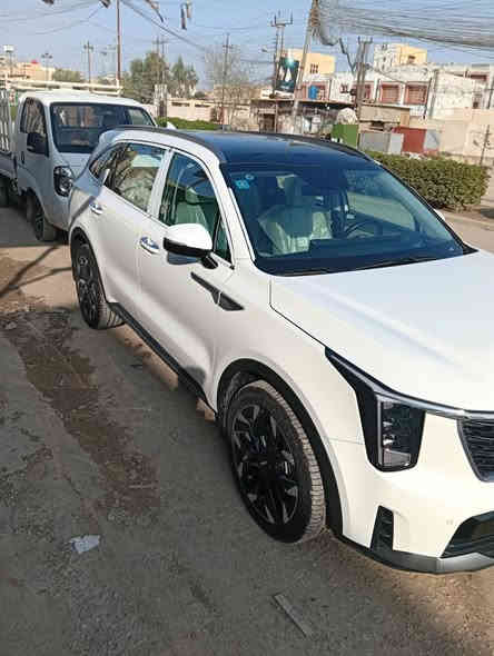 سورنتو ٢٠٢٥ رقم بغداد مكفوله ماشيه ٢٠ مواصفات بصمه داتا شو كامرتين ويل ٢٠ جنطه كهرباء كشنات كهرباء شاشه متصله  السعر ٣٣٥ السياره موجوده في ميسان اتصل ***********
