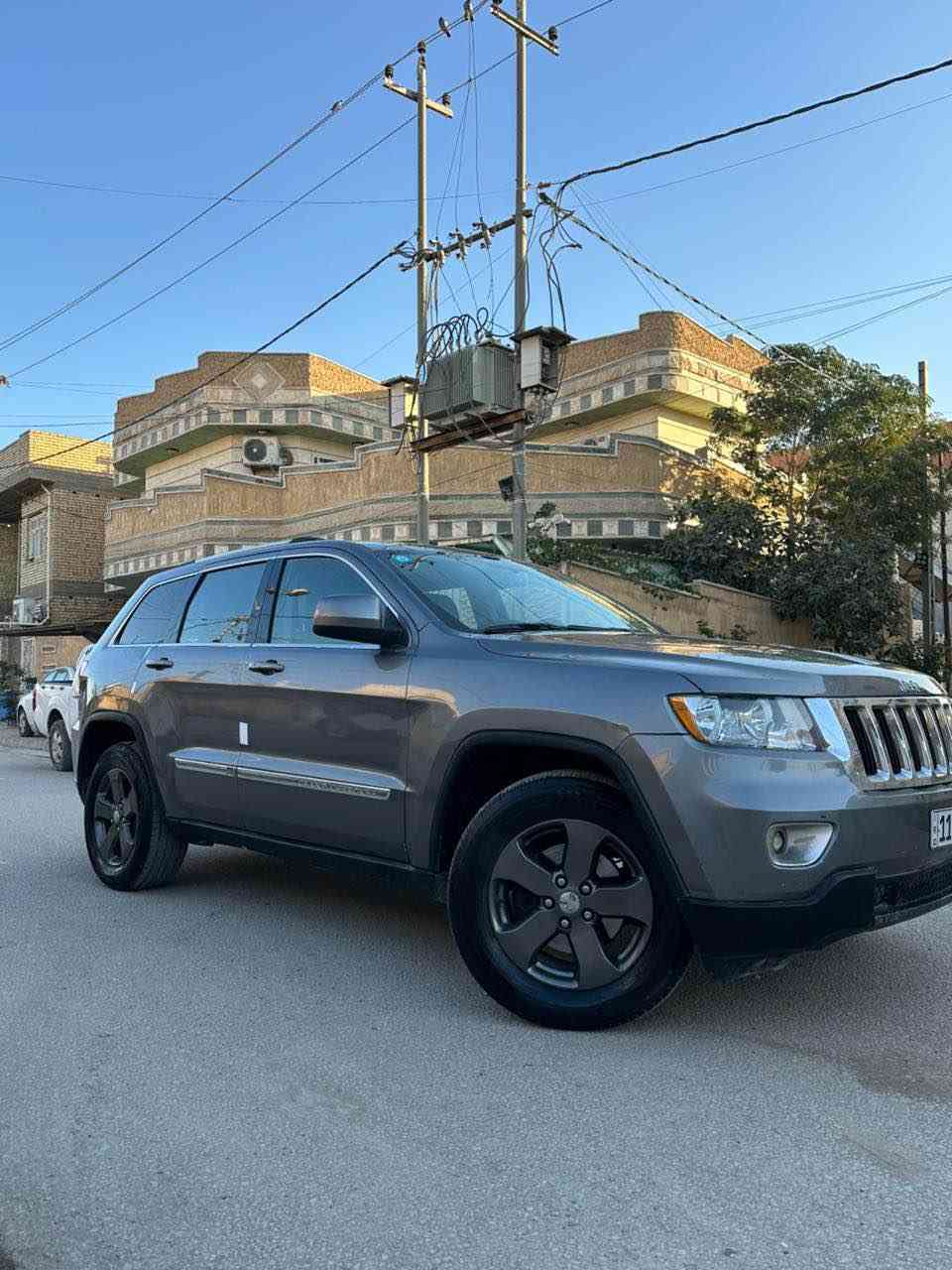 شلونكم اخوان * للبيع او المراوس حسب الاتفاق
جيب لاريدو موديل ٢٠١١ رقم بغداد دولي حادثها جاملغ فقط ومصبوغة عام فرن درجة اولى بسبب جراد وسونارها مرفق معجون قليل بيها مكينة ٦ السياره مناقصها شي السعر ١٤٥ وبيها مجال للطيبين العنوان بابل المسيب ***********  *********** المحاويل, بابل
