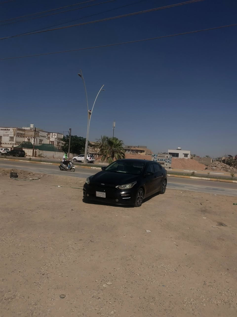 السلام عليكم كيا فورتي موديل 21 كير مكينه كفاله ترايك 200 تبريد ثلج رقمها قادسيه معوقين وارد امريكي قطعتين الضرر مالتها سياره جديدة كلش تحتاج شوي ترتيبات متضر عليها مكاني ديوانية حي الجامعة السعر 119  وهذا رقمي*********** واذا اكو مراوس برياضي من 6 سلندر وفوك بعد احسن

