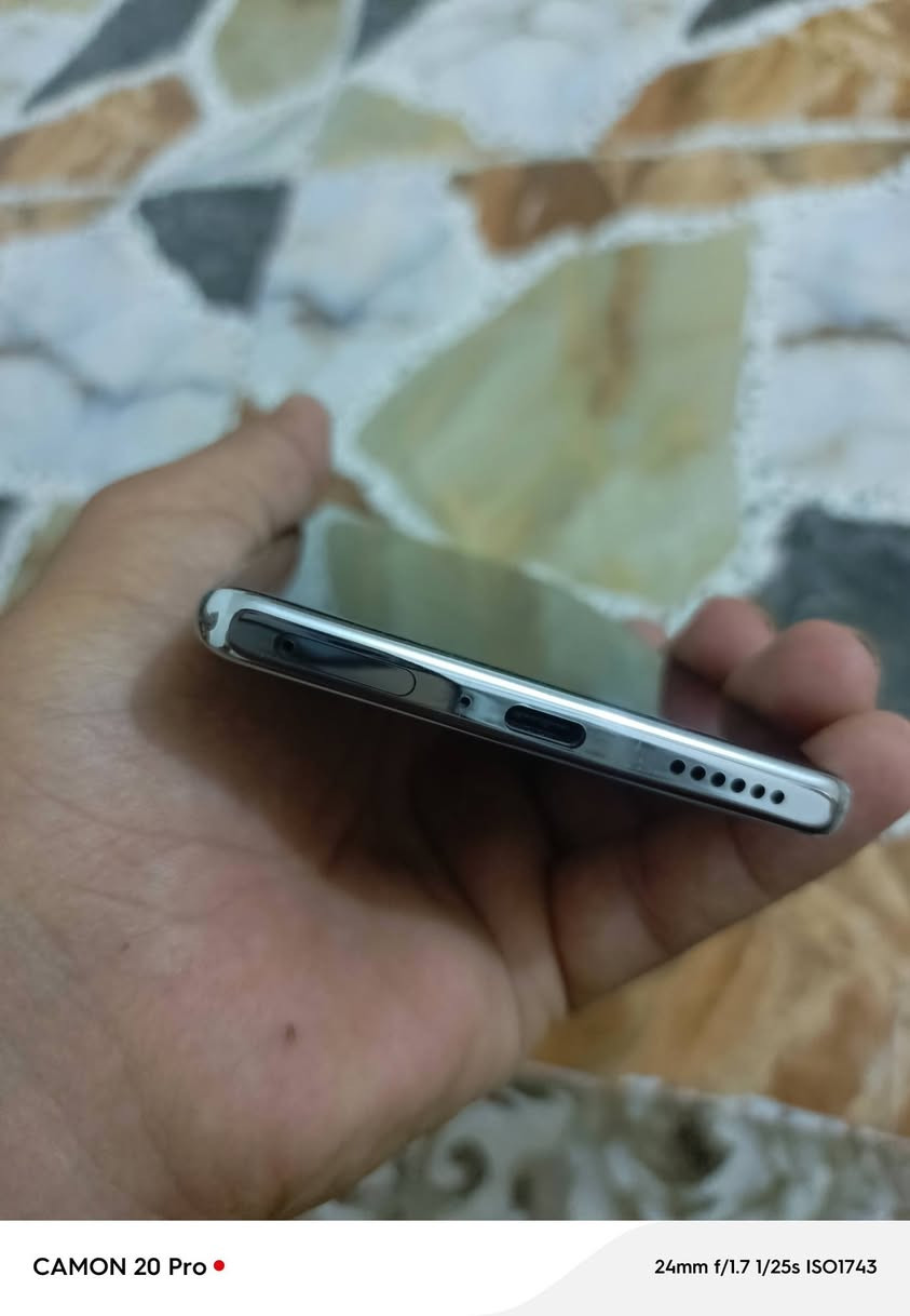 نفنكس زيرو 40. 5G بل بوبجي 90 فريم حقيقي كامره 108 ميكا بكسل تصويرة فول المحبين التصوير الاحترافي كامرته الأماميه 50 ميكا يعني بل سيلفي واحد علا واحد  ستخدام قليل نضافه 100% شخط ما مشخوط ملحقاته كامله كارتونه هتفون ما مفتوح من الكارتونه ويا حافضات 3 السعر 385 وبي مجال بسيط للشراي مراسله واتس***********
