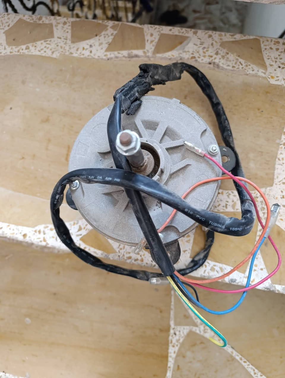 ماطور فإن دنكا 3طن مال شركه ماطور كونفيره حجم وسط الاصلي شباك مكيفات تنور كهربائي استخدام قليل مروحه صغيره مامصلحه مراوح عدد 2 مال كونفيره


**إذا كنت صاحب هذا الإعلان وتريد حذفه لأي سبب، رجاءا أرسل رسالة إلى الدعم الفني**