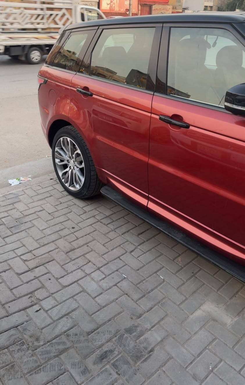 السلام عليكم من رخصت الادمن المحترم 
رانج روفر سبورت 2014  رقم اربيل.
 وكاله سردار  فول واحد على واحد 
حجم المحرك ٦ سلندر شرط محرك ممفتوح 
ماشيه السياره ٨٢ الف كيلو 
مواصفات كشنات تبريد تدفئه حته الكشن الخلفي تبريد 
شاشات خلفيه / خمس كامرات / رادار / شفتات ستيرن / بانورما /ركن سياره ذاتي اوتو بارك / باب شفط /هواي مواصفات بعد  للعلم السياره بيها جاملغ ايسر امامي صبغ فقط لافتح ولاتعديل 
مكان السياره بغداد الاعظميه للاستفسار  او السعر هذا رقم الهاتف *********** وبسعر مناسب
