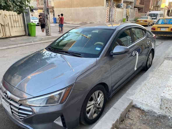 السلام عليكم للبيع
النترا 2019امريكي 
نص فول
مكينه2000دوش
ثلاث انضمه قياده(سبورت/سمارت/نورمال)
كير ATMالمرغوب
شاشه كبيره 
كامره دواره
تحكمات استيرن
تحكمات بلمري
لايت زنون
مانع انزلاق
رادارات امامي جانبي نقطه توقف
تحديد مسار
السياره بيهه نص الجاملغ الخلفي صبغ
صور الحادث مرفقه بالمنشور
رقم الهاتف‭٠٧٧٦ ٦٢٦ ٥٤٦٤‬
السعر140
رقمهه بغداد
مكان السياره بغداد الشعب
