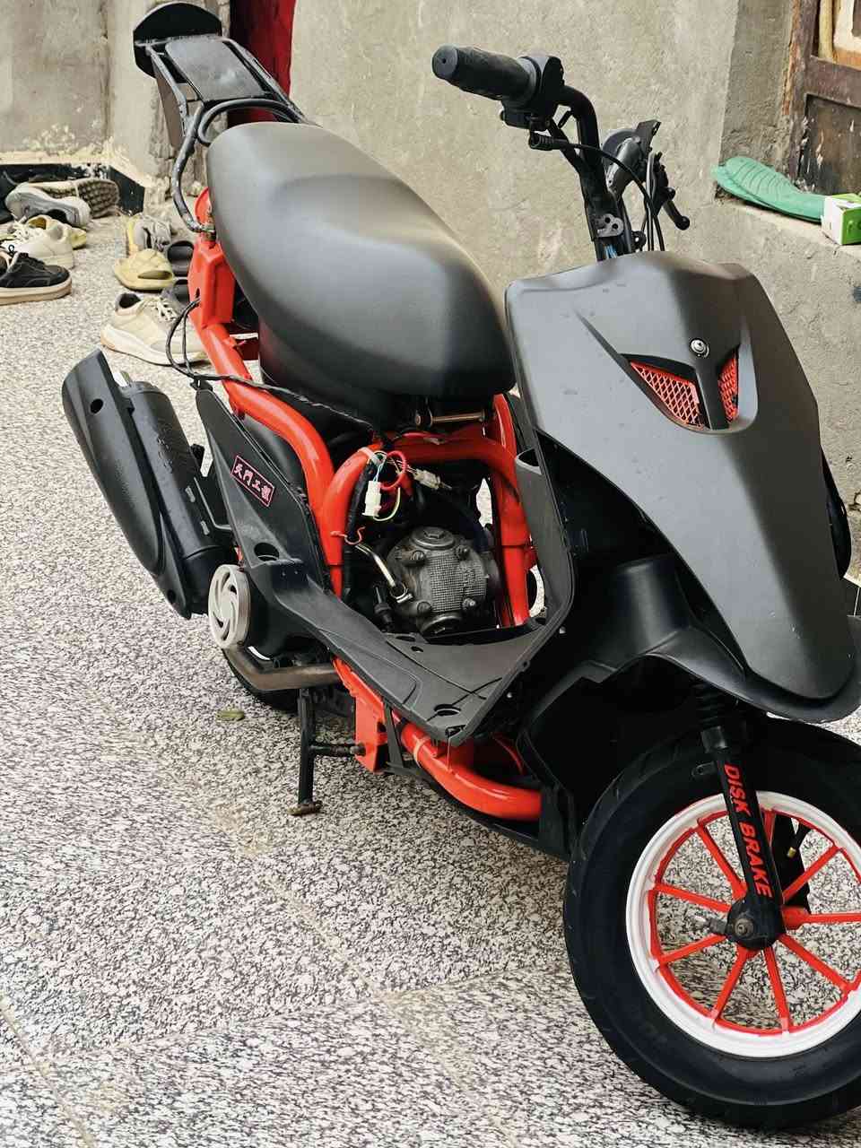 سلام عليكم         ماكس.  
 عدله تعمير صار اقل ٢٠ يوم  كفرات كامله أربعه ولف دواخل كامله 
دراجه كله جديد شغل ايدي 
بيها محرك ٥٥ إلى هاون 
حك رمضان😉🔥.
سعر ٨٥٠ 
دراجه مفوله  صير لوتي اعاملك بهاذ🩴🩴
شراي هلا بيك خاص او رقمي تصل ***********
