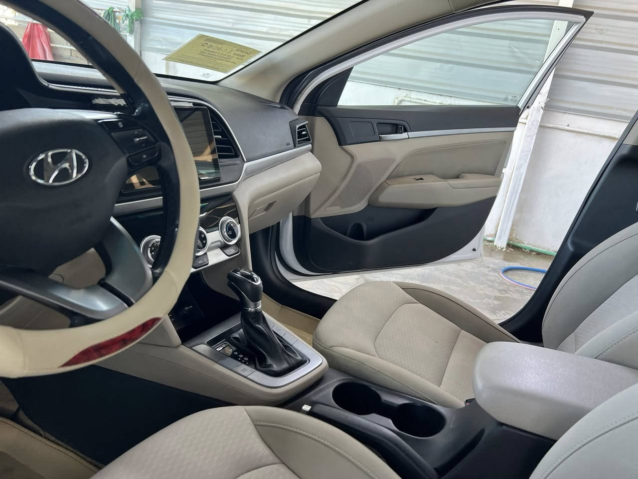 السلام عليكم....

للبيع هونداي النترا خليجي 2020مكفوله من الضربة والصبغ والحادث السيارة جديدة فول مواصفات فتحه سقف وبصمه دخول وتشغيل وصندوك ذكي وباقي المواصفات المعروفة ماشية ٦٣الف العنوان واسط الصويره ***********رقم أربيل تريد تحويل تريد وكاله الرقم الجديد
