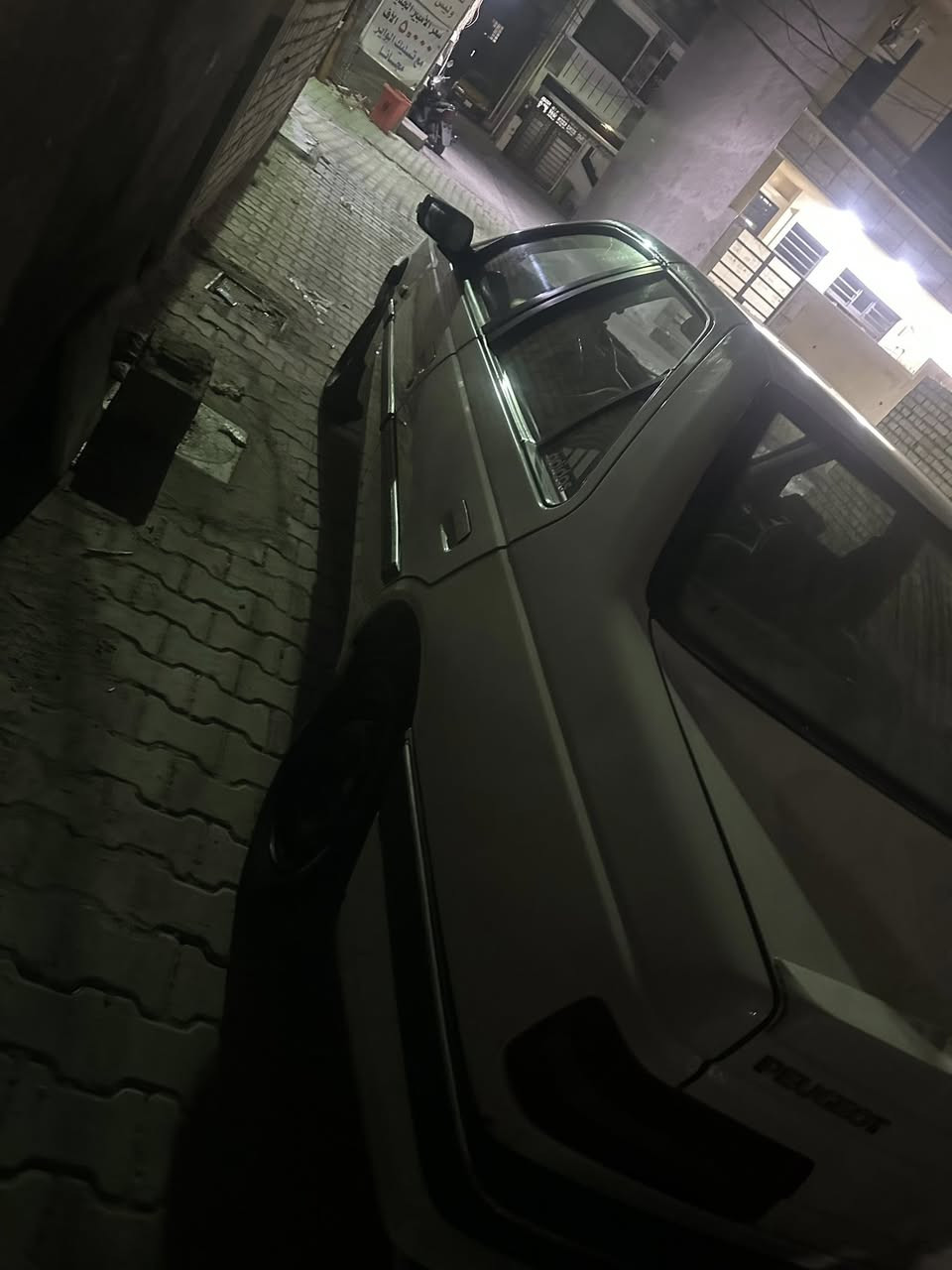 السلام عليكم بيجو لميس ٢٠١٢ سياره مكفوله من الضربه والصبغ مكينه كير كهربائيات كلها شغال تبريد شغال سياره مرتبه وحلوه ترايها كلش ناعم عارضها ب٤٠ وبيها مجال بسيط جداا عنواني بغداد الحريه *********** بيع او مراوس
