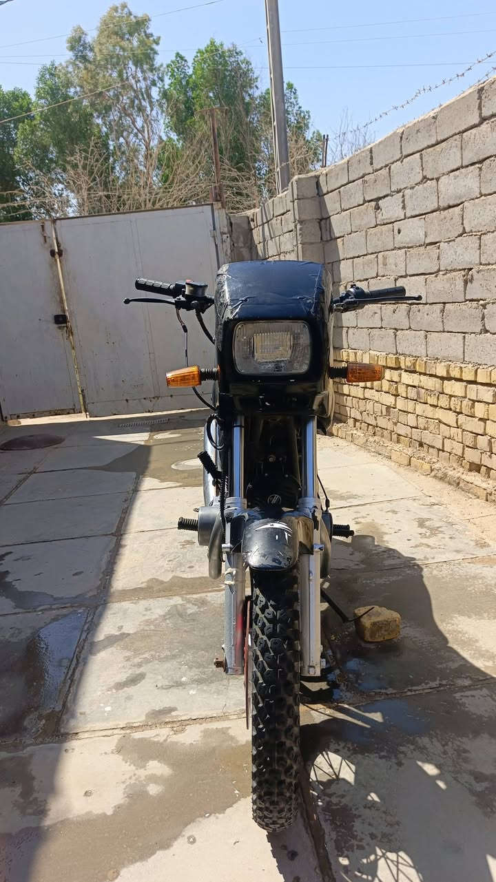 دراجه جاوه للبيع تخم تاير جديد شغاله كل كهربائياته 
سعر 550 وبيه مجال ***********
