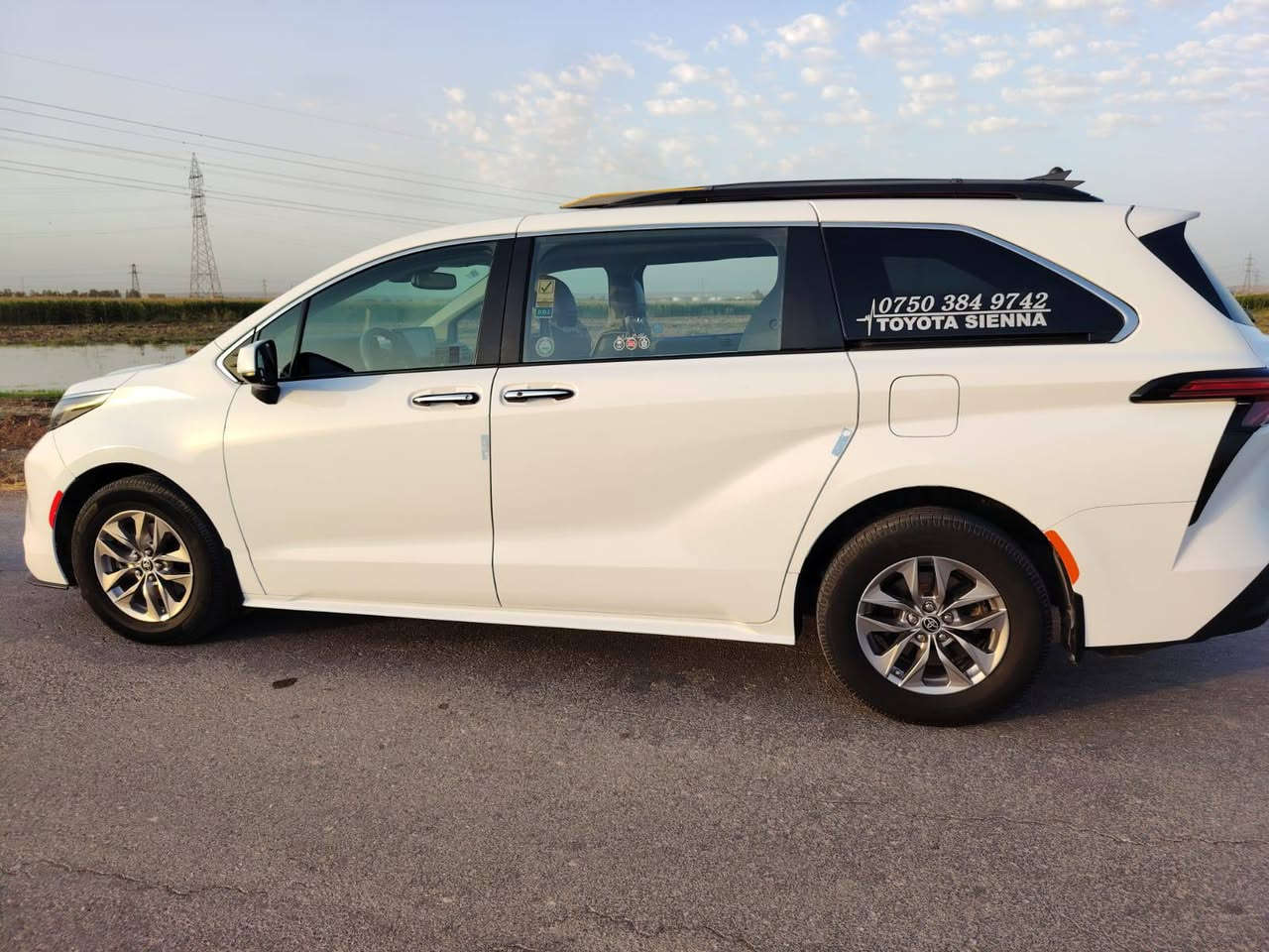 تويوتا سيينا موديل ٢٠٢٢ XLE
ضرر دعامية أمامية فقط بدون دواخل 
رقم أجرة تكسي كركوك 
مكان السيارة كركوك 
 السعر ٢٧٥ وبيها مجال 
بيع او مراوس مع سينا اجرة من موديل ١١وفوك
رقم :***********
